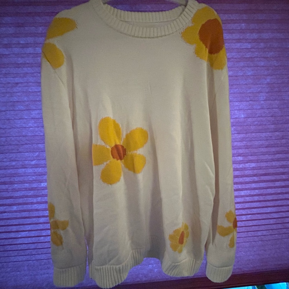 Yitai sunflower sweater. New without tags